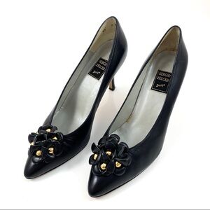 1970’s SERGIO ZELCER black leather pumps w/ flower